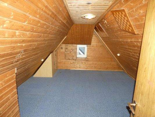 Stauraum im Spitzboden