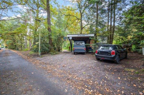 Carport und Stellplatz