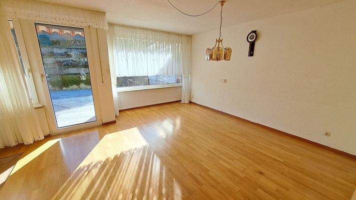 Wohnzimmer mit Terrassenzugang