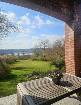 Kleine überdachte Terrasse
