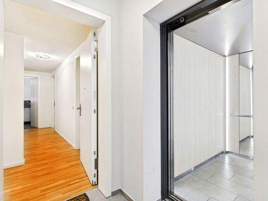 Eingang/Fahrstuhl