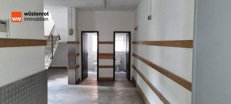 Anlieferung mit WC EG