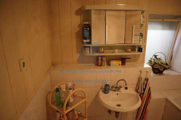 Badausstattung mit einem Waschtisch