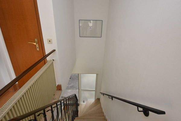 Nebengebäude Treppenaufgang - Abstellraum