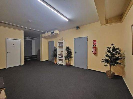 Untergeschoss (Lager + WC's)