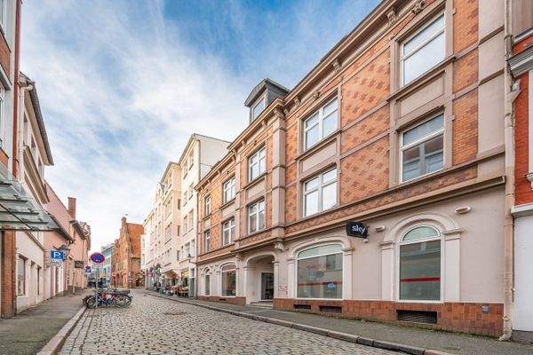 Lübeck-Mehrfamilienhaus-mit Gewerbeeinheit-in-zentraler-Lage-2