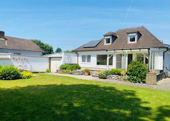 Hausansicht komplett.jpg