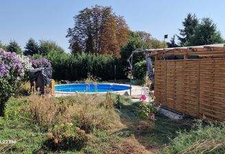 Gartenfläche  Pool Ansicht 1.jpg