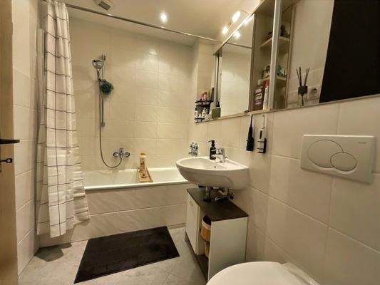 Bad A1 Whg. OG Vorderhaus