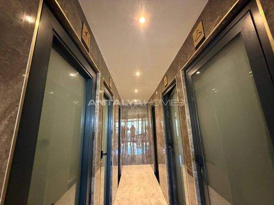 Furnished Sea-View Penthouse in a Complex with Pool in Alanya