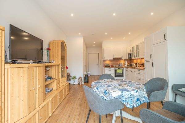 Wohn-/Essbereich mit offener Küche