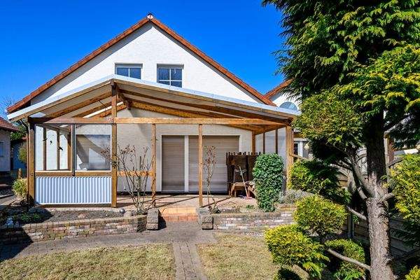 die überdachte Terrasse