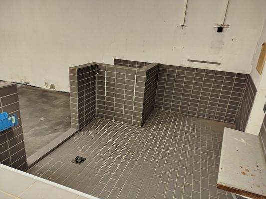 Leerer Raum mit Fliesen