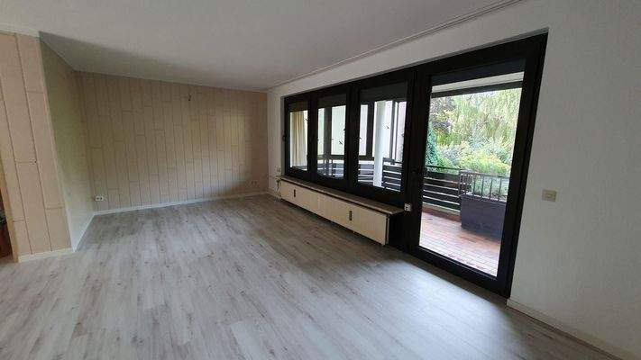 Wohnzimmer (mit Loggia)