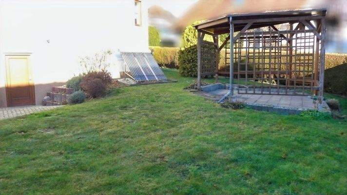 Solarthermieanlage und Pavillon