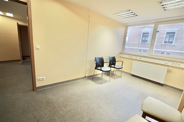 Behandlung/Büro