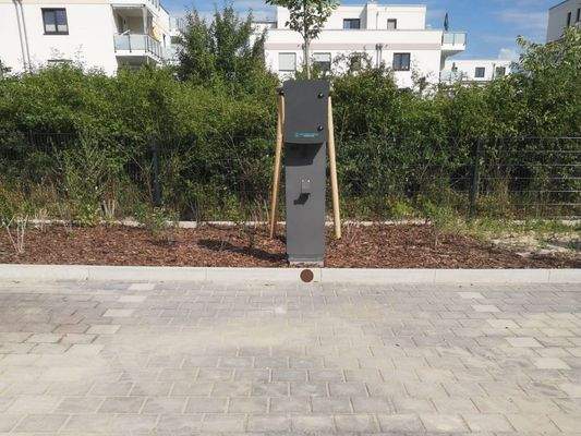 Stellplatz mit Ladesäule