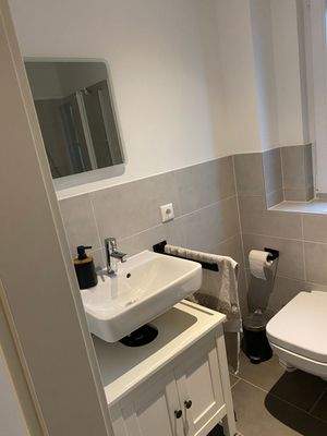 Gäste WC mit Dusche im EG