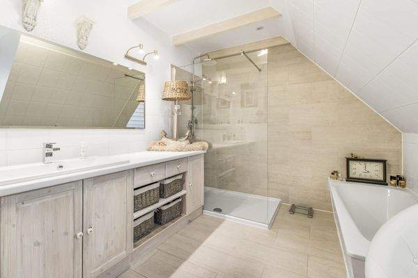 Badezimmer im Dachgeschoss