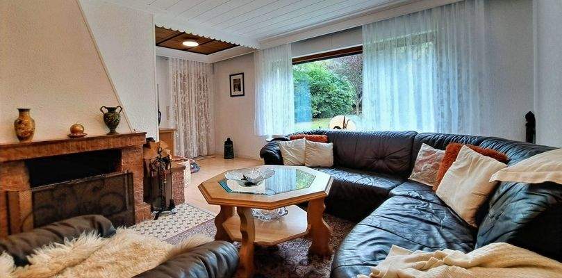 WZ mit Ausgang in den Garten EG