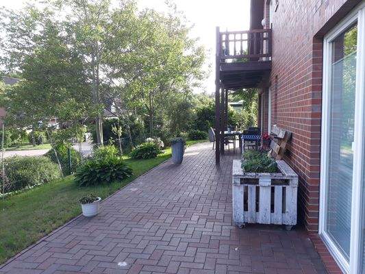 Seitenansicht zur Straße