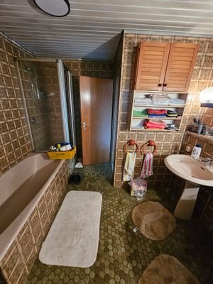 304 DG links Badezimmer