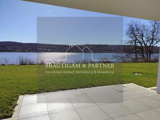 Terrasse mit Gartenanteil