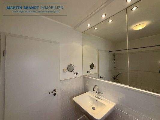 Spiegenschrank im Bad