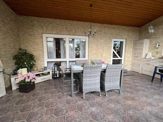 überdachte Terrasse