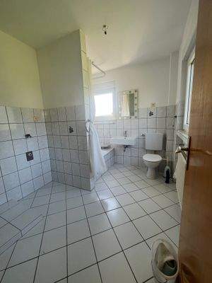 OG_Duschbad mit Gastherme IMG_4440.JPG