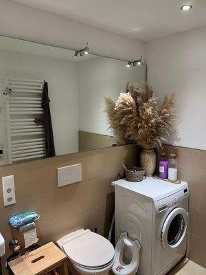 Badezimmer mit Waschmaschinenanschluss