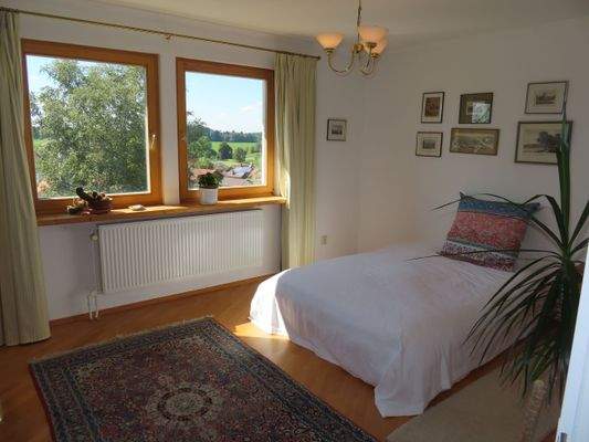 41 Zimmer 2 im OG.JPG