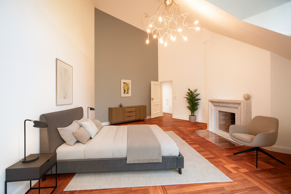 Schlafzimmer mit Kamin