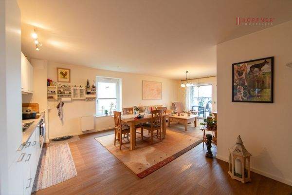 offener Wohn- u. Essbereich