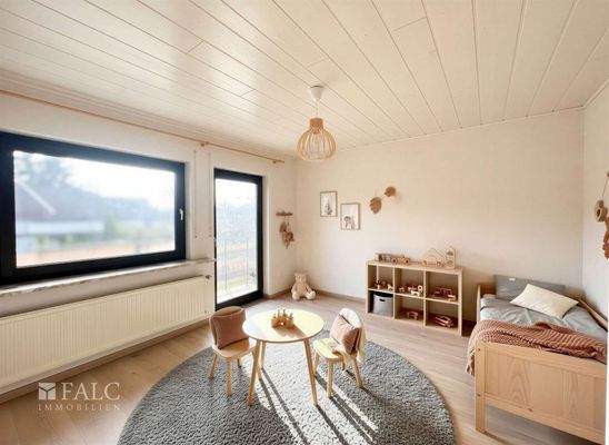 Zimmer mit Balkon OG - (KI generiert)