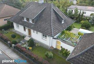 Drohnenansicht strassenseitig 