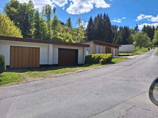 Garage, ca. 200 m von der Haustür entfernt