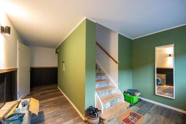 EG: Eingangsbereich mit Treppe