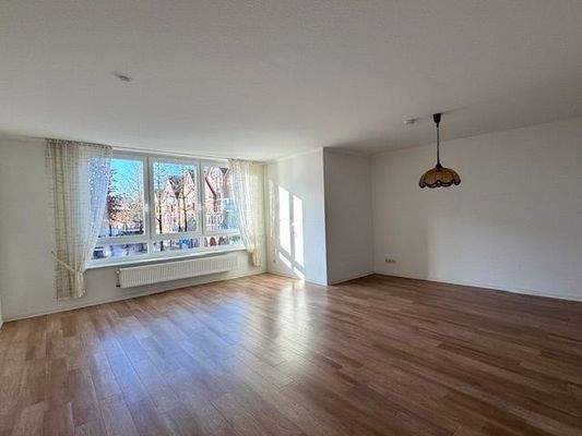 großer, heller Wohnbereich