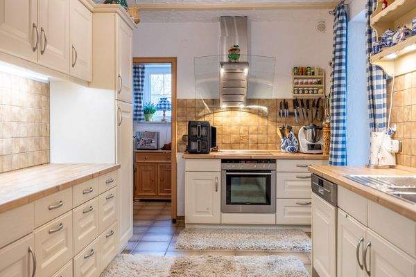 Großzügiges Wohnhaus mit Garten, Wintergarten & PV – ruhig gelegenes Raumwunder