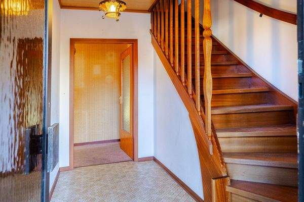 Handwerker-Projekt zur Renovierung (OKAL-Fertighaus mit PV-Anlage)