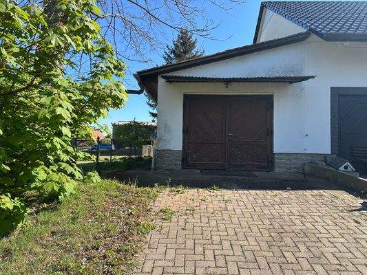 Garage im Nebengebäude