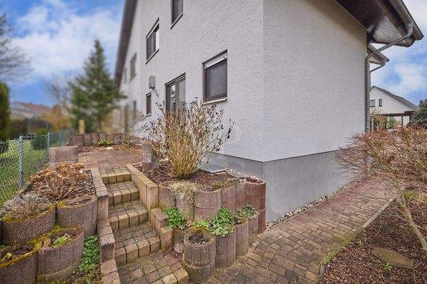 Rückansicht mit 2. Terrasse