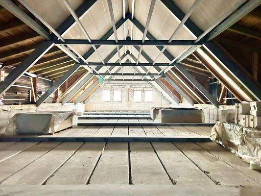 Dachstuhl mit Beton-Hohldielen