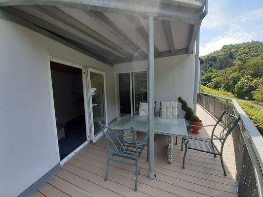 Große Dachterrasse mit Balkon
