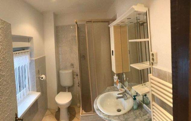 Bad 1 im EG mit Dusche