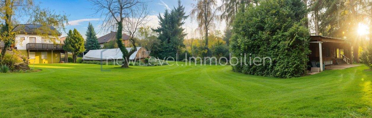 Panoromablick Hinterhof - (KI opt)