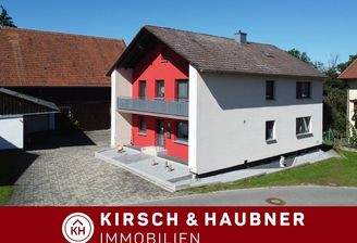 Zweifamilienhaus mit Wirtschaftsgebäude
