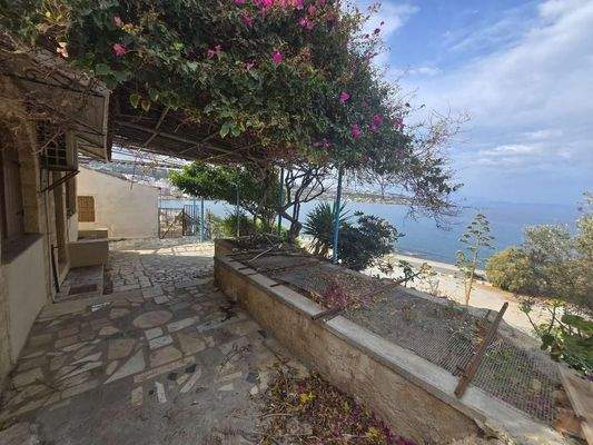 Kreta, Rethymno: Einfamilienhaus zum Verkauf unter dem Schloss von Fortezza