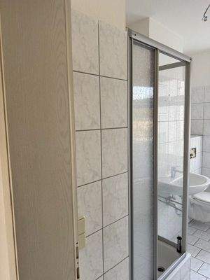 Tageslichtbad mit Dusche